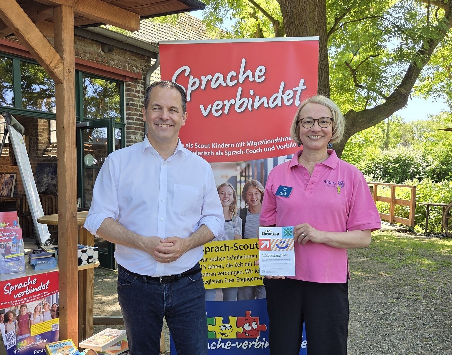 Rotary Club Pulheim unterstützt Sprachenprojekt