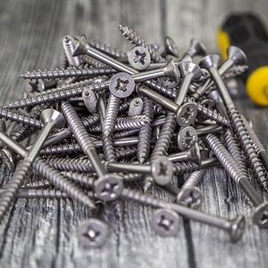 Schrauben mit Schraubendreher