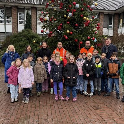 Weihnachtsschmuck von Kindern der KGS Kopfbuche Pulheim 2025