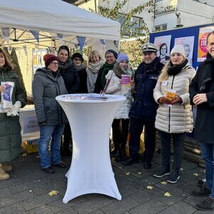 Informationsstand zum Thema „Gewalt gegen Frauen“