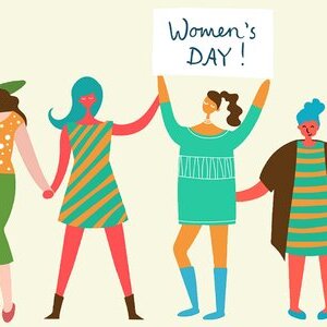 Vier bunt gezeichnete Frauen, die sich in Form und Größe unterscheiden, bilden eine Gemeinschaft. Eine dieser Frauen hält ein Schild hoch mit dem Schriftzug 